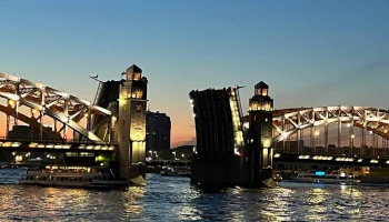 Коллектив НПЦ на экскурсии в Санкт-Петербурге